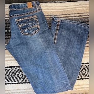 Amethyst Jeans
- Bootcut
- Size 9
- Medium wash colored